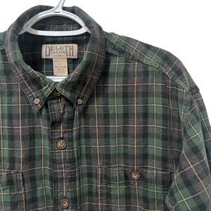 Duluth Men's Free Swingin' Flannel Relaxed Fit Shirt Green Plaid Large